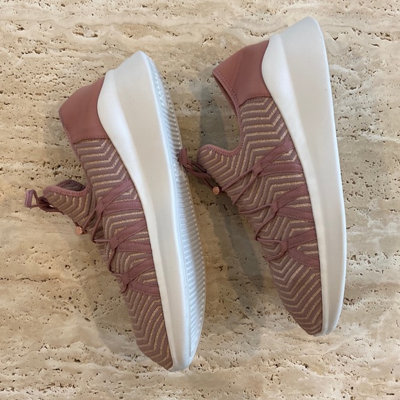 Men's Treadlite by UGG Sneakers - Picture 7 of 12